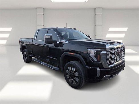 Used 2024 GMC Sierra 2500 Denali w/ Denali Reserve Package image 3