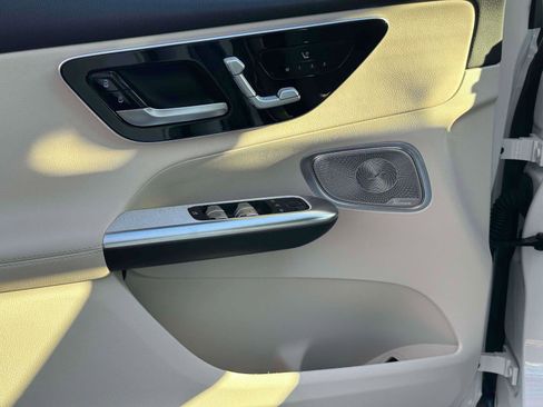 Used 2025 Mercedes-Benz GLC 350e 4MATIC image 15