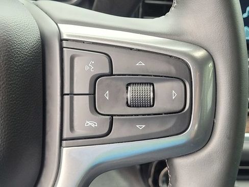 Used 2025 Chevrolet Silverado 1500 LT AWD/4WD image 25