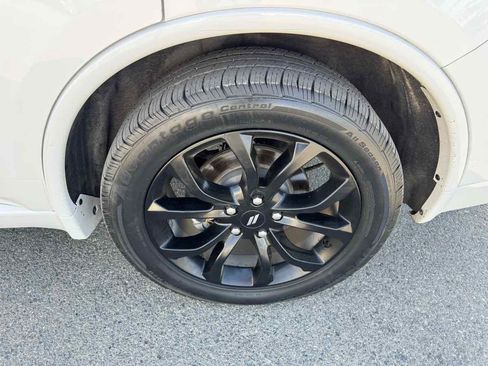 Used 2019 Dodge Durango GT image 40