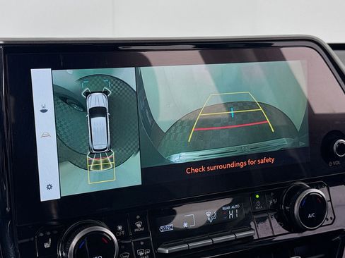 Used 2023 Toyota Highlander Limited image 17