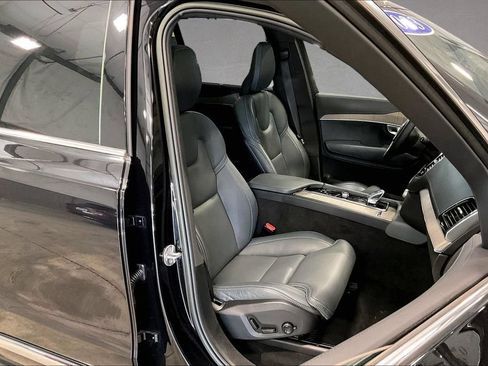 Certified 2023 Volvo XC90 B6 Ultimate w/ Protection Package Premier AWD/4WD image 31