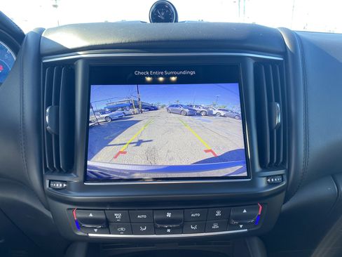 Used 2022 Maserati Levante Modena image 14