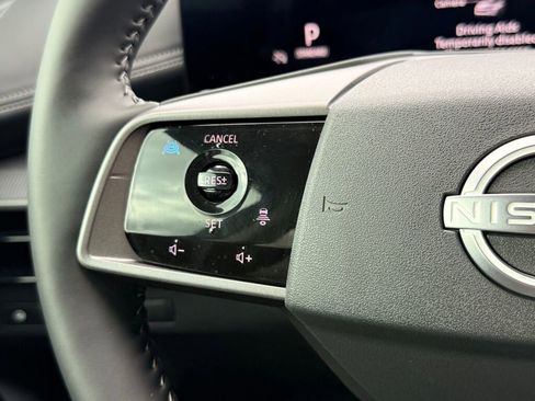 Used 2025 Nissan Murano SV image 27