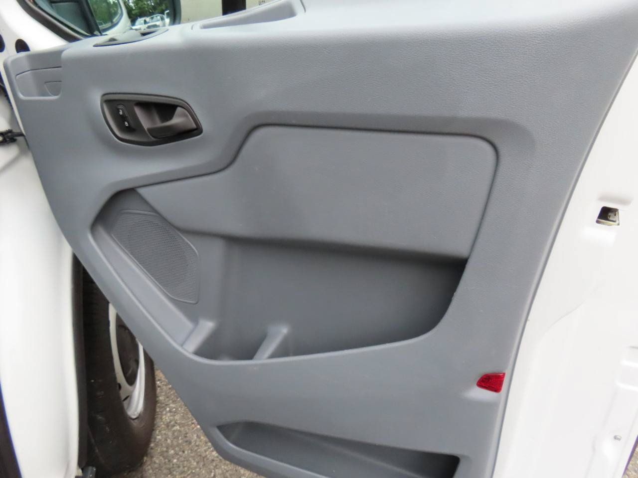 Used 2018 Ford Transit 250 130 Low Roof RWD image 17