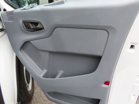 Used 2018 Ford Transit 250 130 Low Roof RWD image 17