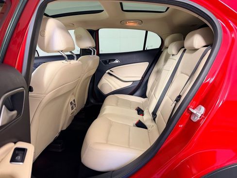 Used 2017 Mercedes-Benz GLA 250 4MATIC image 23