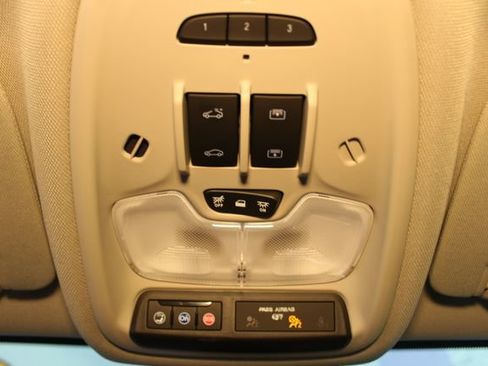 Used 2025 Buick Encore GX Avenir w/ Avenir Technology Package AWD/4WD image 29