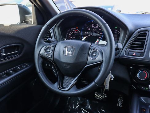 Used 2020 Honda HR-V Sport image 16