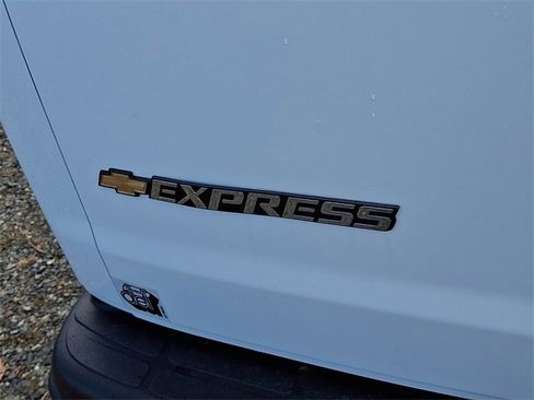 New 2025 Chevrolet Express 3500 LS image 17