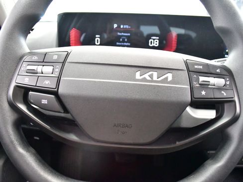 Used 2025 Kia K4 FWD image 16