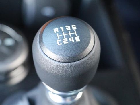 New 2025 Ford Bronco 4-Door image 26