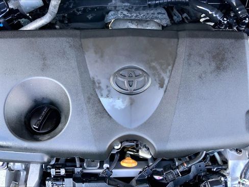 Used 2023 Toyota RAV4 XLE Premium FWD image 32