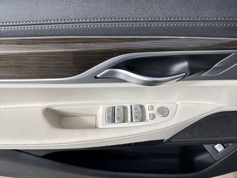 Used 2020 BMW 740i xDrive 740i xDrive w/ Cold Weather Package image 20