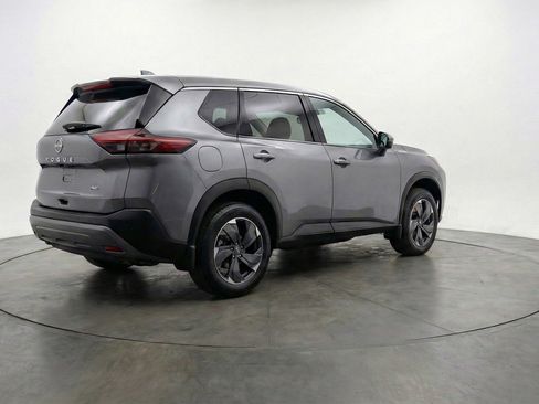 Used 2025 Nissan Rogue SV AWD/4WD image 9