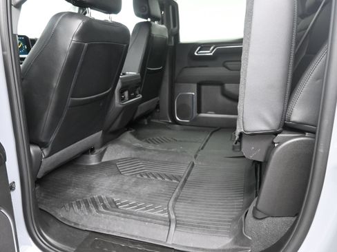 Used 2024 Chevrolet Silverado 1500 LT Trail Boss w/ Convenience Package II AWD/4WD image 13