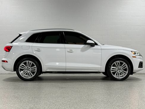 Used 2019 Audi Q5 2.0T Premium Plus w/ Premium Plus Package AWD/4WD image 5