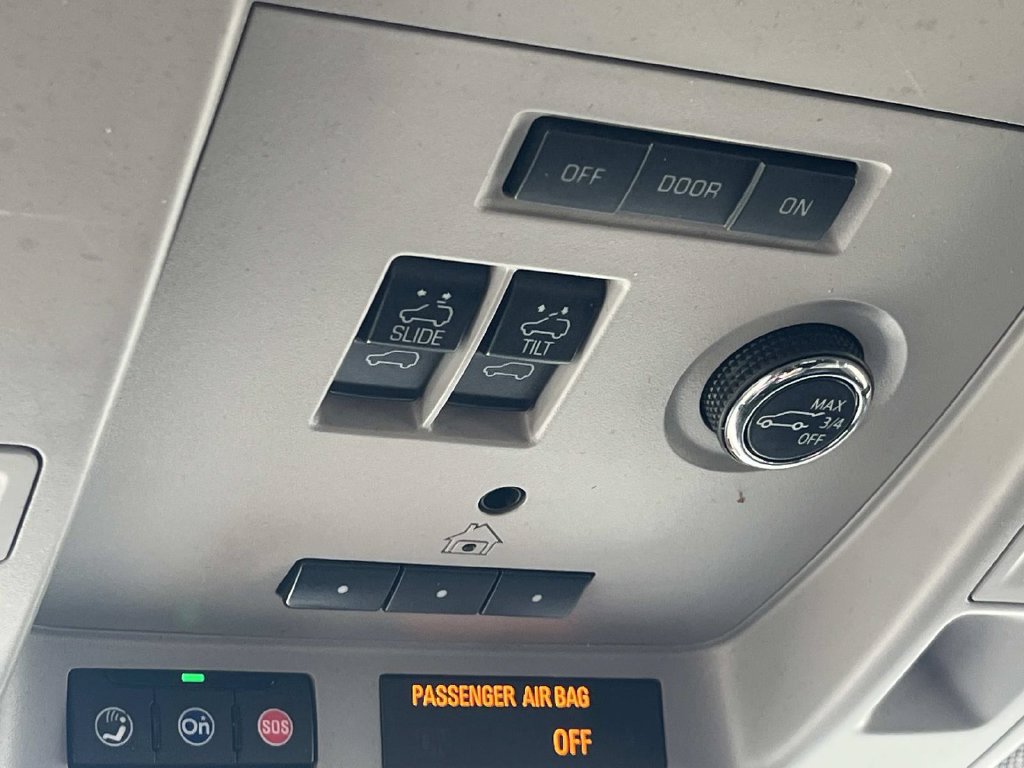 Used 2020 Cadillac Escalade Luxury AWD/4WD image 43