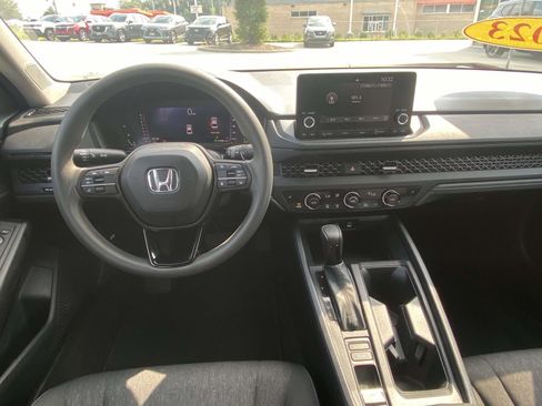 Used 2023 Honda Accord EX image 11