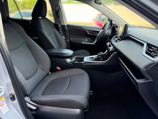 Used 2019 Toyota RAV4 LE w/ All Weather Liner Package AWD/4WD image 25