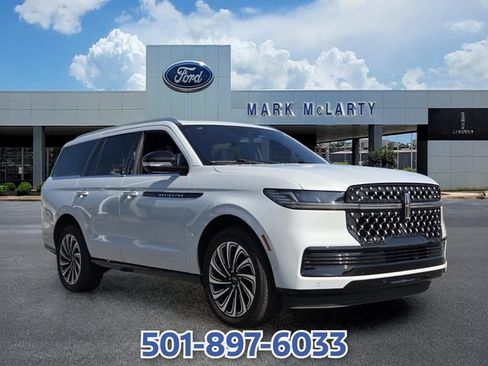 Certified 2025 Lincoln Navigator Black Label AWD/4WD image 7