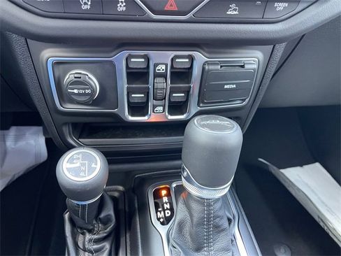 New 2025 Jeep Gladiator Sport image 24