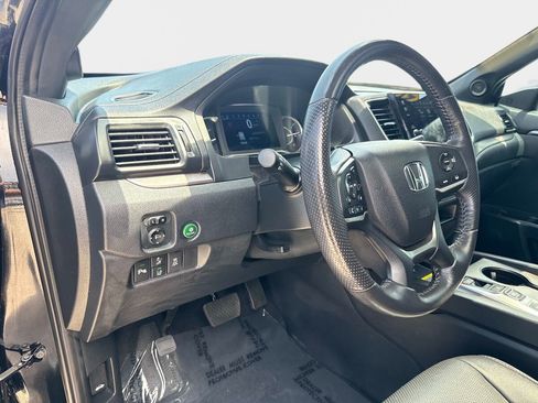 Certified 2025 Honda Passport EX-L image 18