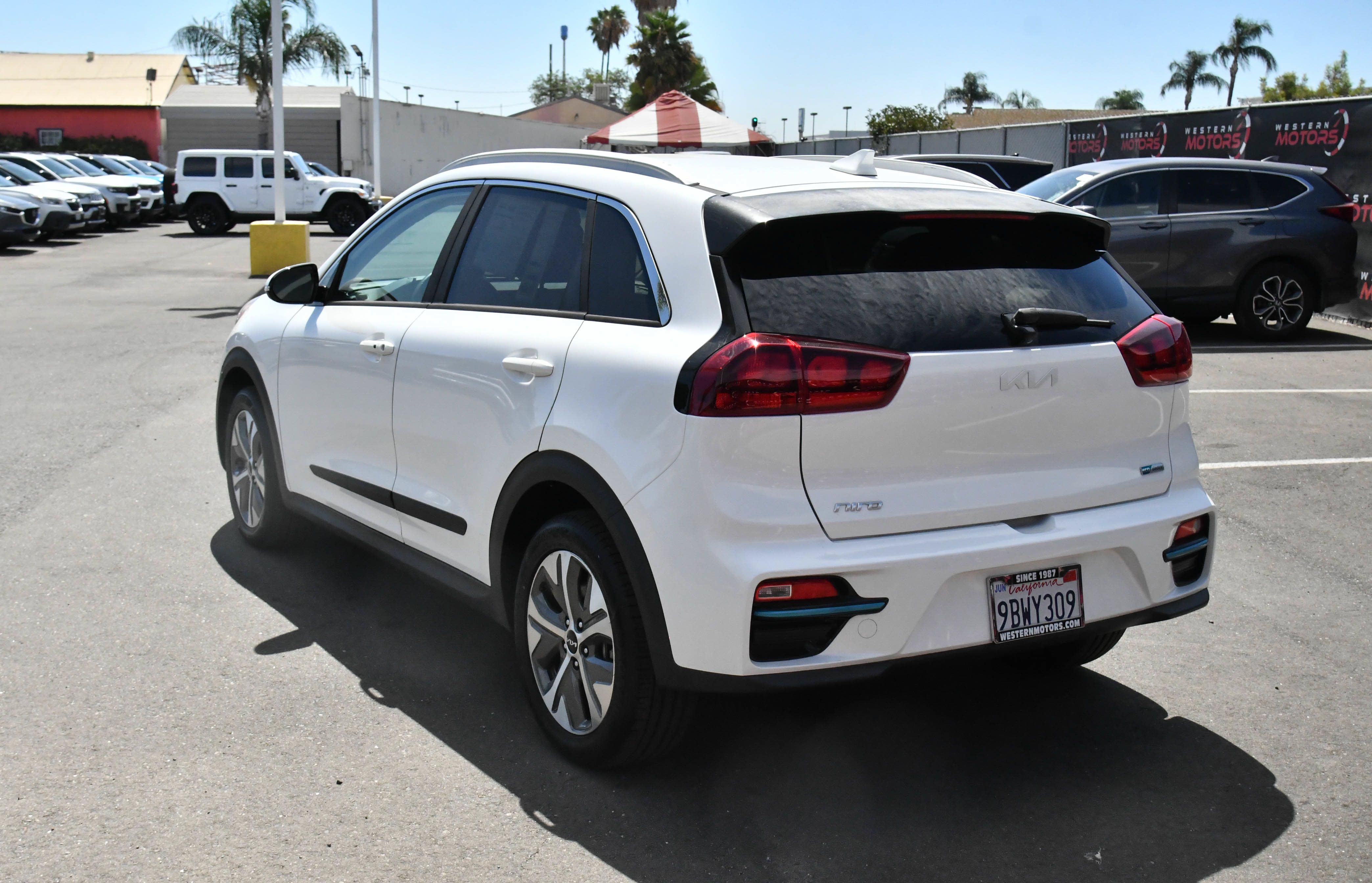 Used 2022 Kia Niro EX FWD image 6