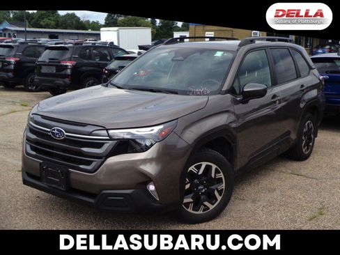 Used 2025 Subaru Forester Premium AWD/4WD image 1