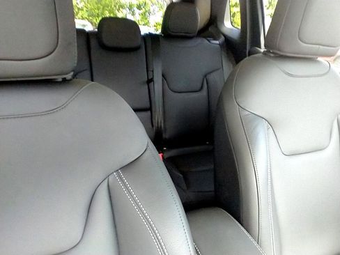 Used 2022 Jeep Renegade Limited image 14