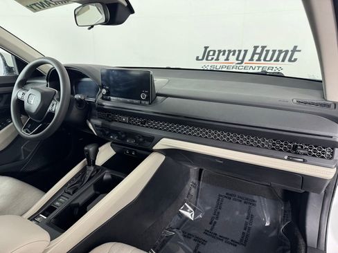 Used 2023 Honda Accord LX image 35