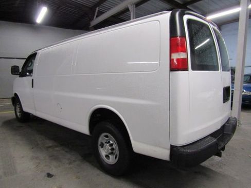 Used 2016 Chevrolet Express 3500 Extended image 6