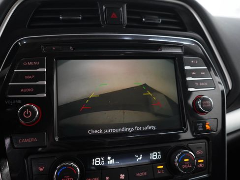 Used 2023 Nissan Maxima SL FWD image 28