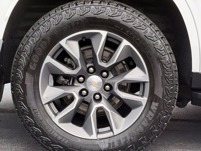 Used 2023 Chevrolet Tahoe LT w/ Luxury Package AWD/4WD image 10