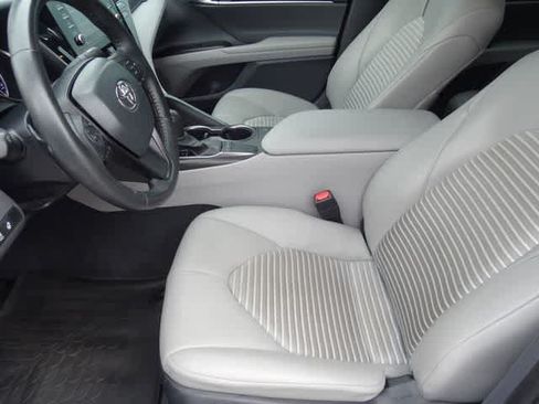 Used 2024 Toyota Camry SE w/ Cold Weather Package FWD image 6