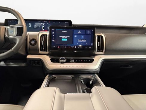 Used 2025 Ford Expedition Active AWD/4WD image 10