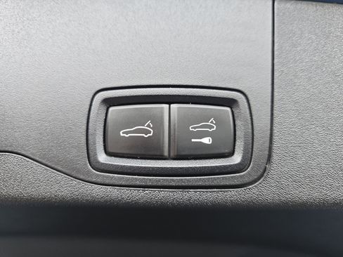 Certified 2021 Porsche Taycan 4 Cross Turismo image 16