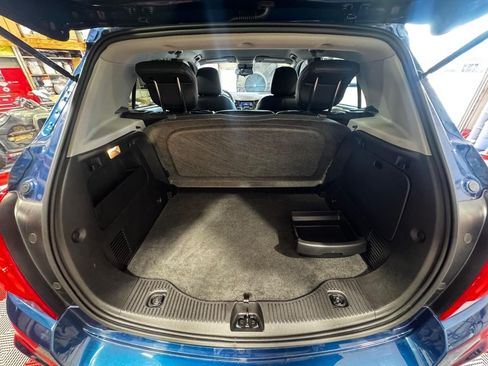 Used 2020 Chevrolet Trax LT w/ LT Convenience Package FWD image 11