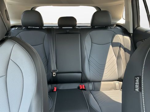 New 2026 Volkswagen Tiguan SE FWD image 12