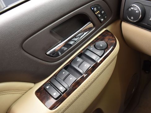 Used 2014 GMC Sierra 2500 Denali w/ Suspension Package, Off-Road image 24