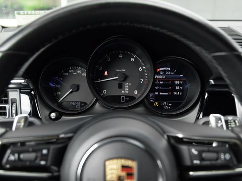 Certified 2024 Porsche Macan AWD/4WD image 14
