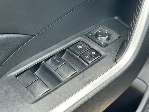 Used 2020 Toyota RAV4 XLE image 22