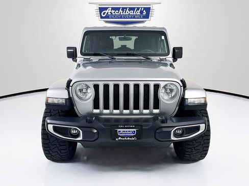 Used 2018 Jeep Wrangler Unlimited Sahara w/ Uconnect 4C Nav & Sound Group image 2
