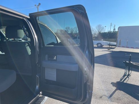 Used 2012 Ford F150 XLT w/ XLT Chrome Pkg image 18
