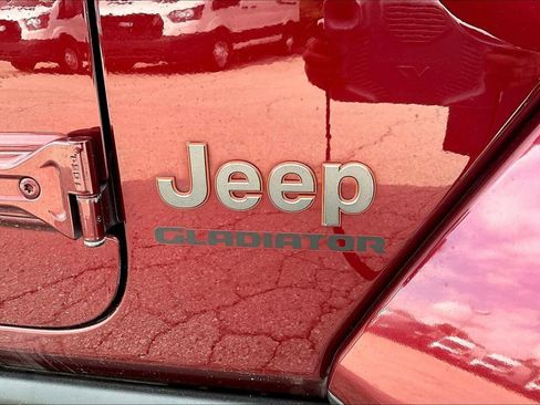 Used 2021 Jeep Gladiator Mojave w/ Auxiliary Switch Group AWD/4WD image 9
