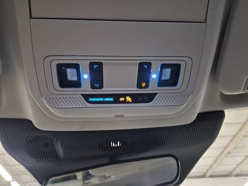 Used 2025 Ford Explorer Active RWD image 40