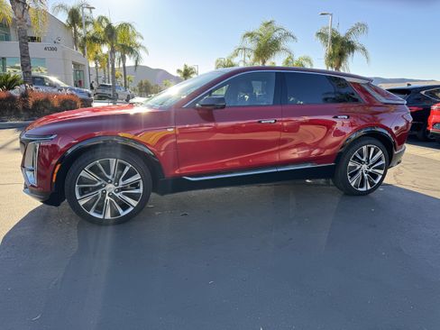 Used 2024 Cadillac Lyriq Luxury w/ LPO, Floor Liner Package image 7