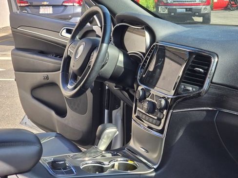 Used 2021 Jeep Grand Cherokee Limited image 24