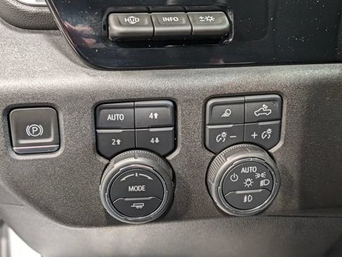 Used 2024 Chevrolet Silverado 2500 High Country w/ Technology Package AWD/4WD image 14