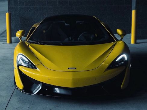 Used 2018 McLaren 570S Coupe RWD image 10